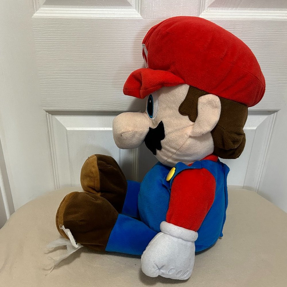 Super Mario Soft Pillow Buddy - Picture 2 of 5